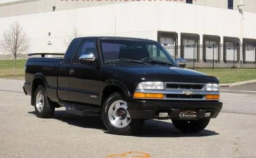 2002 Chevrolet S-10 Pickup XL
