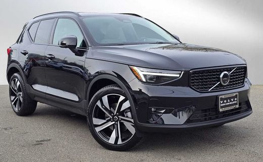 2026 Volvo XC40 Ultra Dark