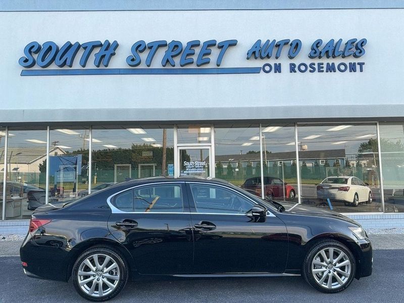 Representative 2013 Lexus GS photo