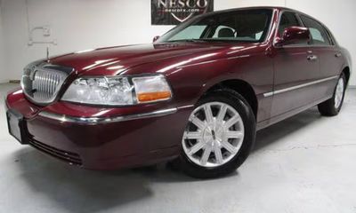 2008 Lincoln Town CAR Signature Limited