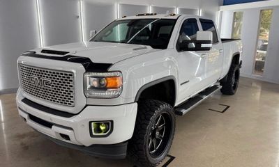 2017 GMC Sierra Denali