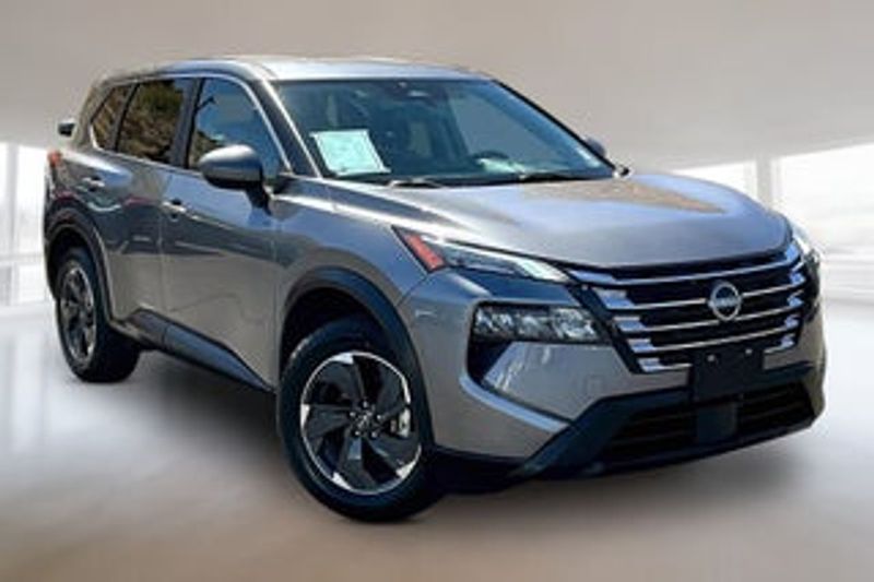 2024 Nissan Rogue — a typically priced live listing