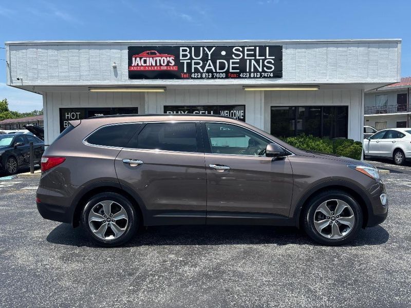 2014 Hyundai Santa Fe — a typically priced live listing