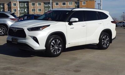 2021 Toyota Highlander XLE NAV