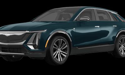 2024 Cadillac Lyriq Sport 2