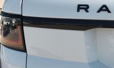 2018 Land Rover Range Sport SVR