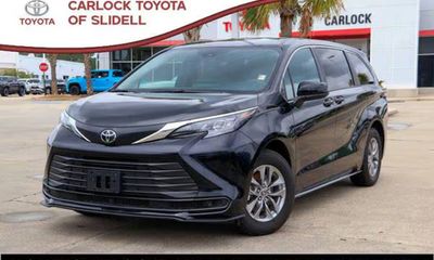 2026 Toyota Sienna LE
