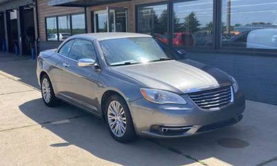 2013 Chrysler 200 Limited