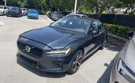 2024 Volvo S60 Plus Dark