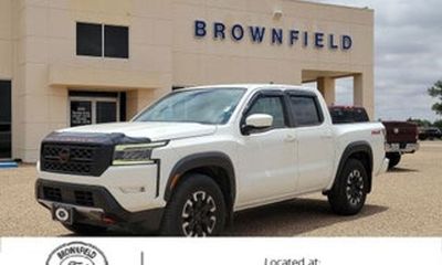 2024 Nissan Frontier SV