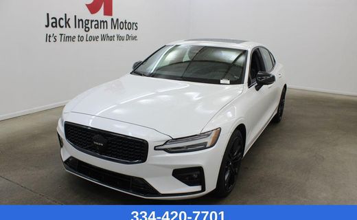 2024 Volvo S60 Plus Black Edition