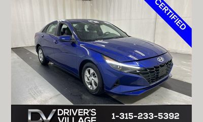 2023 Hyundai Elantra SE