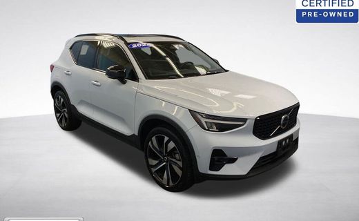 2024 Volvo XC40 Plus Dark