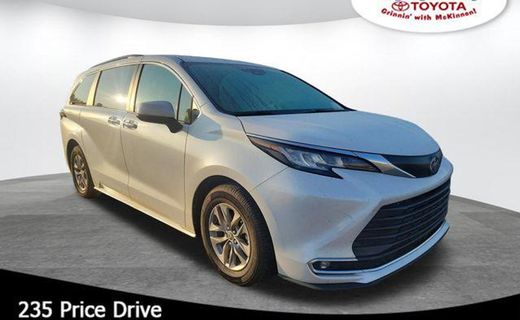 2023 Toyota Sienna XLE