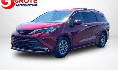 2021 Toyota Sienna XLE Plus Package
