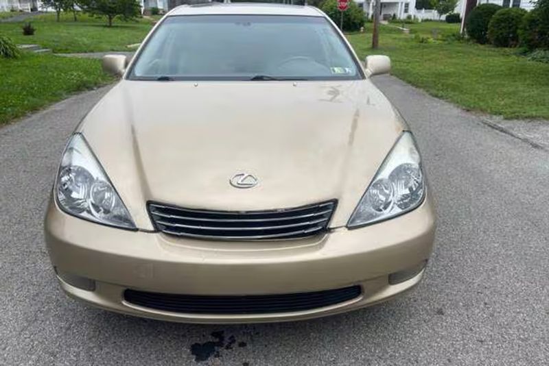 2003 Lexus ES — a typically priced live listing