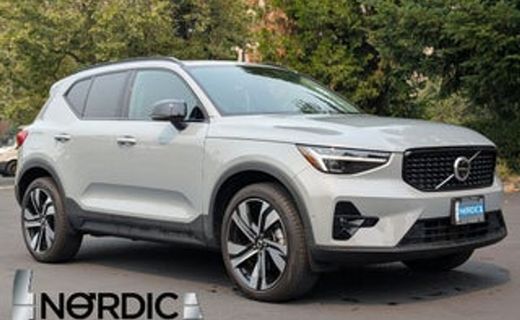2025 Volvo XC40 Ultra Dark