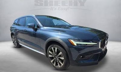 2023 Volvo V60CC B5 Ultimate