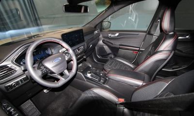 2024 Ford Escape ST Line Elite