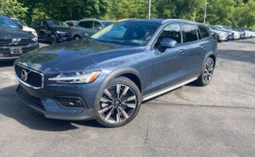 2024 Volvo V60CC Ultimate