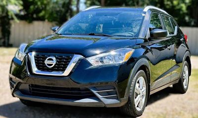 2019 Nissan Kicks S