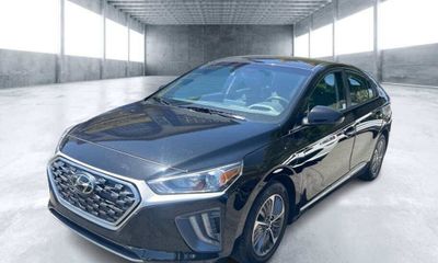 2022 Hyundai Ioniq SE