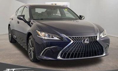 2023 Nissan Maxima SR