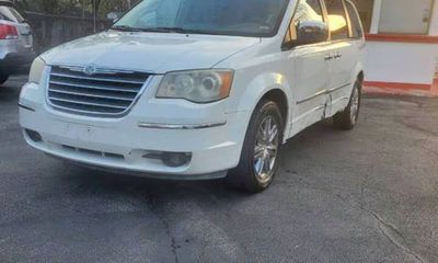 2008 Chrysler Town AND Country Limited
