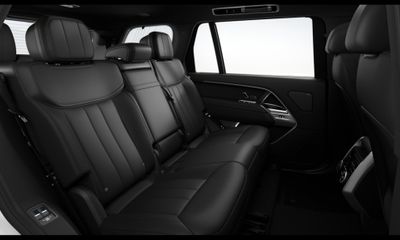 2026 Land Rover Range SE