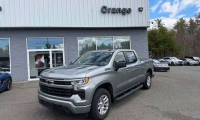 2024 Chevrolet Silverado RST