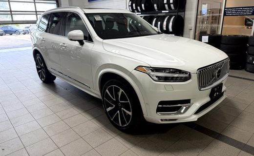 2023 Volvo XC90 Plus Bright