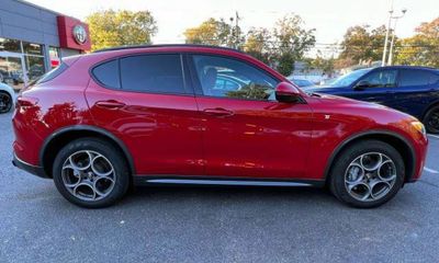 2022 Alfa Romeo Stelvio TI