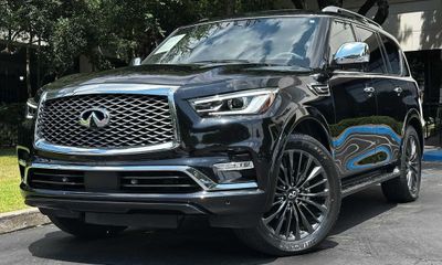 2023 Infiniti QX80 Sensory