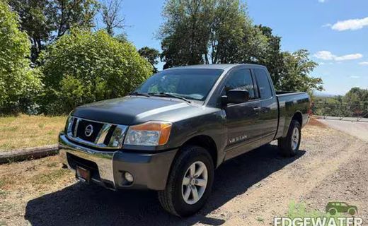 2012 Nissan Titan SV