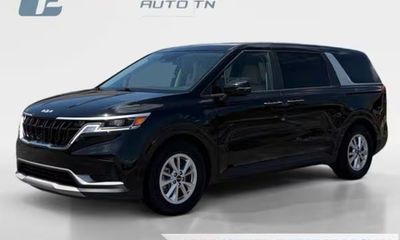 2023 Kia Carnival LX Seat Package