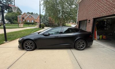 2022 Tesla Model S Plaid