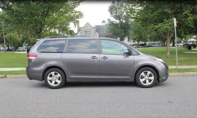 2014 Toyota Sienna LE