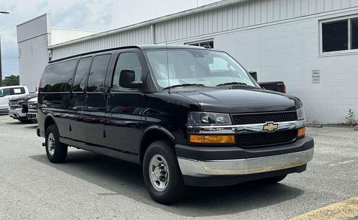 2025 Chevrolet Express LT EXT