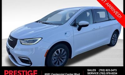 2023 Chrysler Pacifica Touring L