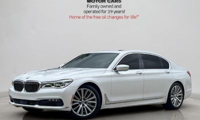 2016 BMW 750I