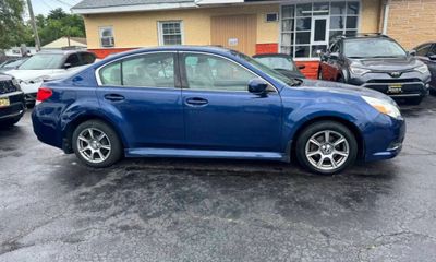 2010 Subaru Legacy Premium M R