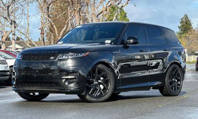 2025 Land Rover Range Sport P460E Dynamic SE