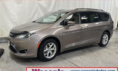 2018 Chrysler Pacifica Touring L Plus