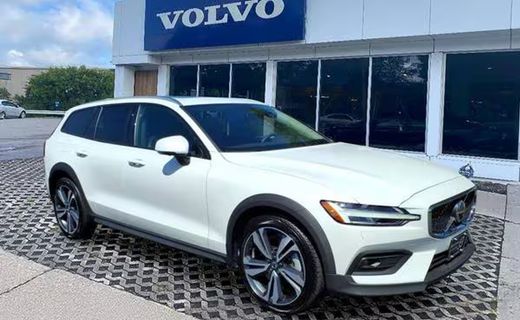 2024 Volvo V60CC Plus