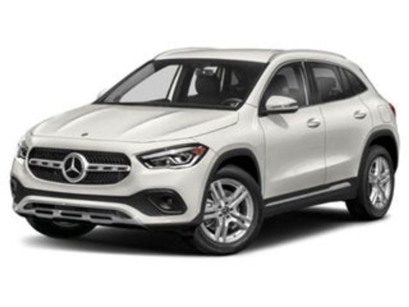 2022 Mercedes Benz Gla Class — a typically priced live listing