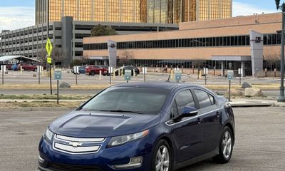 2013 Chevrolet Volt Standard