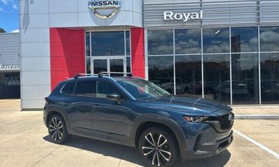 2025 Mazda CX-50 Premium Plus