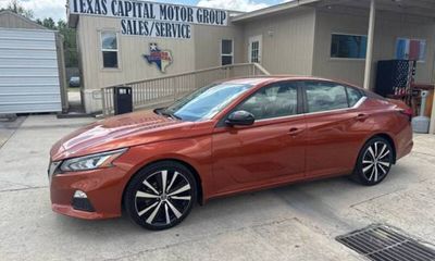 2022 Nissan Altima SR