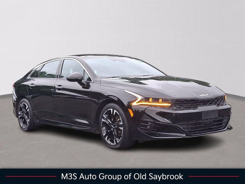 2022 Kia K5 — a typically priced live listing