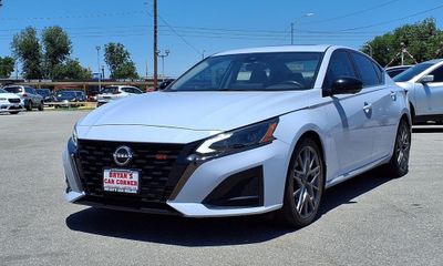 2023 Nissan Altima SR